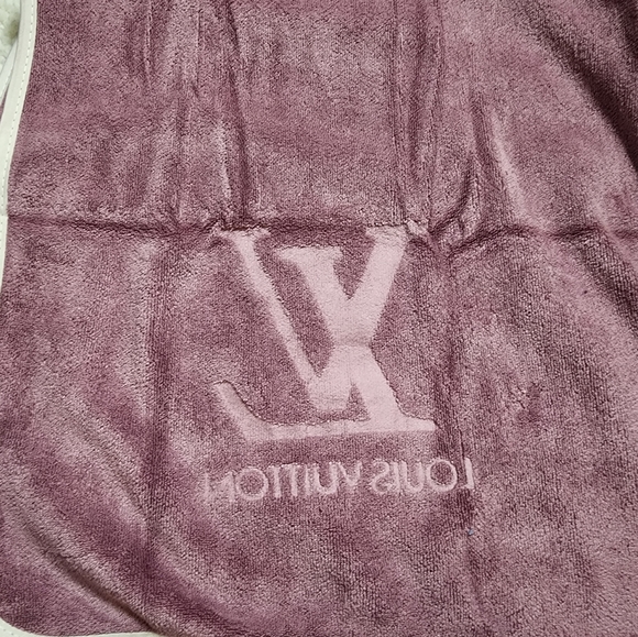 LV Towel Set NWT - Picture 6 of 12